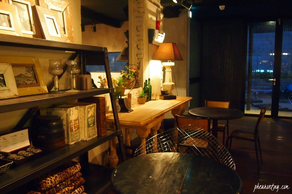 Ando Cafe at Night 